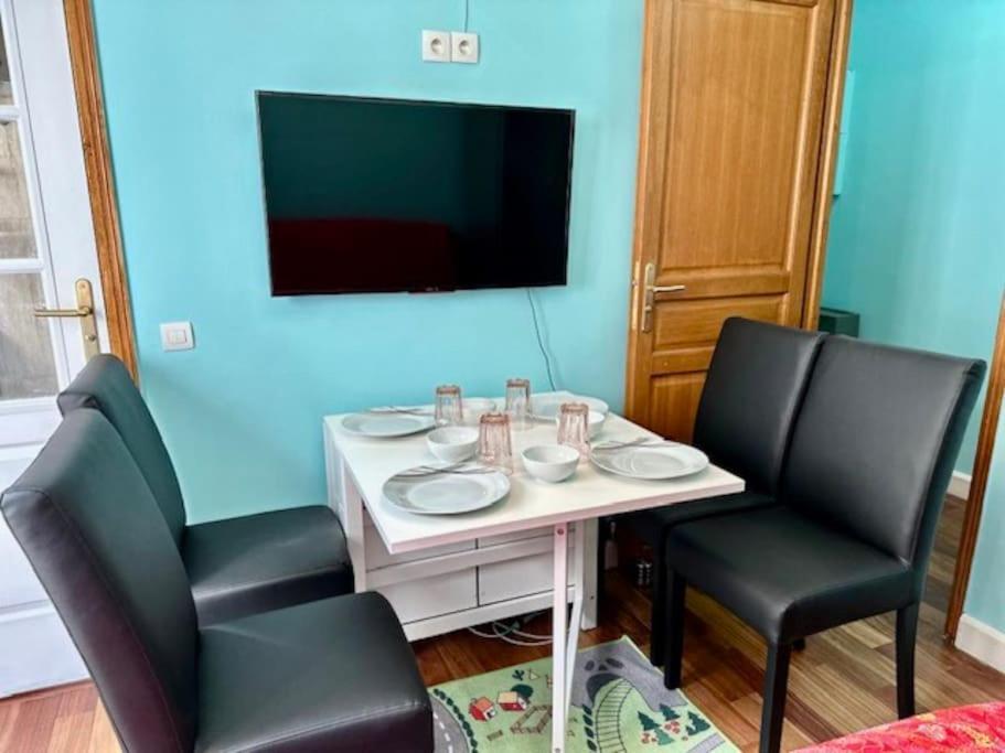 Apparemment - Tour Eiffel - Grenelle *