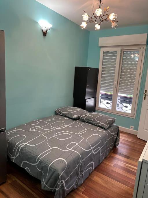 Apparemment - Tour Eiffel - Grenelle Parigi